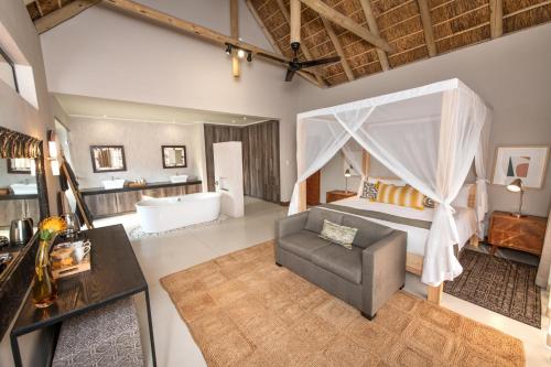 Moya Safari Villa in Hoedspruit