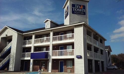Entrance, InTown Suites Extended Stay Carrollton TX – West Trinity Mills in Carrollton