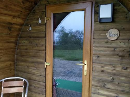 Bejárat, Poplars Farm Site Glamping Pods Adults only with separate, private shower rooms in Hulland Ward