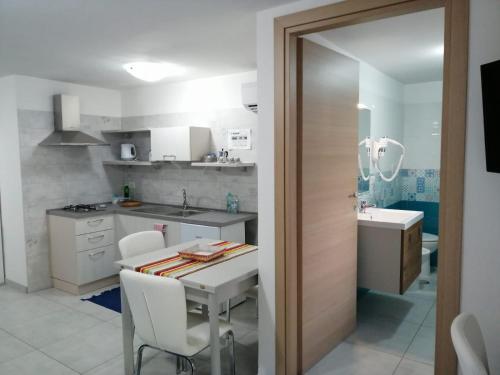  Monolocale Tirreno studio seafront, Pension in Formia