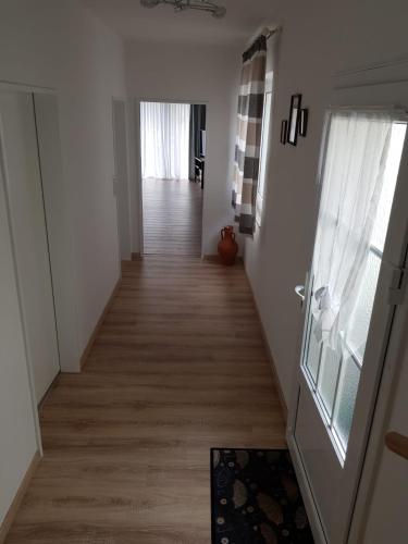 Gartenblick 1.0km von Holtzingerstraße entfernt
