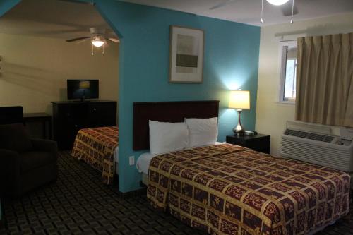 2 double beds