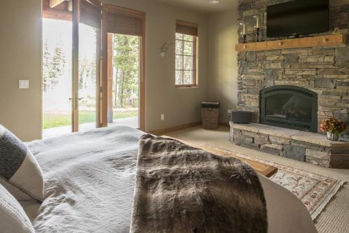 Moonlight Mountain Home 38B Cowboy Heaven - image 7