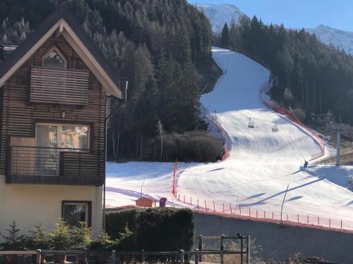  White Bear, 25050 Temù