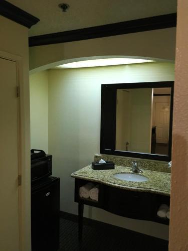 Ramada by Wyndham Ontario in Ontario, USA
