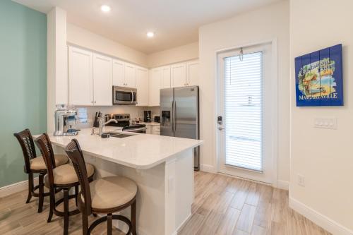 Inviting Cottage near Disney with Hotel Amenities at Margaritaville 8004DD - image 8