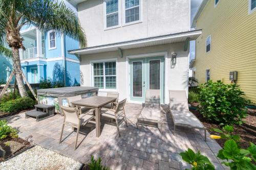 Lavish Cottage with Hot Tub Near Disney at Margaritaville 3008SP - image 7