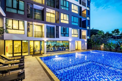 مسبح, The Rizin in فرا تامناك هيل