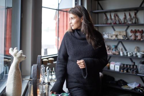 Golden Crown - Levin Iglut