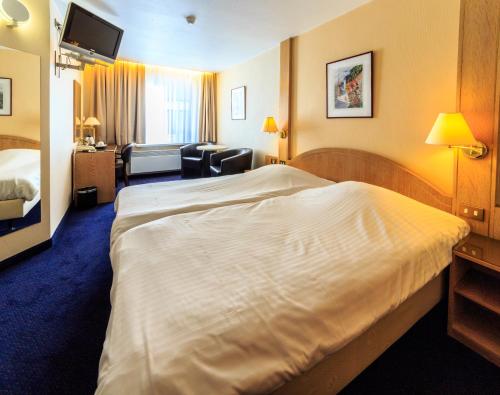 1 queen bed
