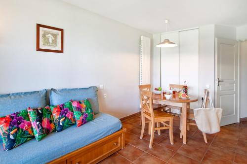 Studio with Sleeping Alcove and Terrace or Balcony (5 people)