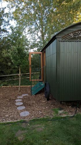 Glamping Malvern shepherd hut Malvern