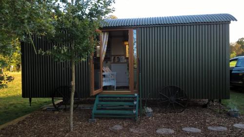 Bejárat, Glamping Malvern shepherd hut in Newland