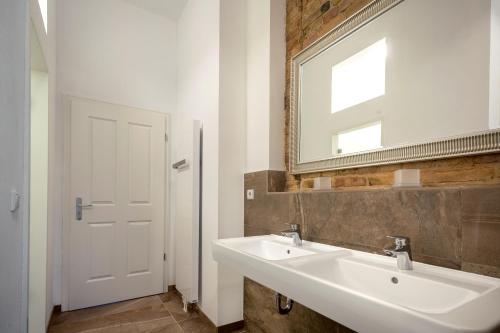 Newton-Appartement mit 3 Schlafzimmern, Berlin (photo 4)