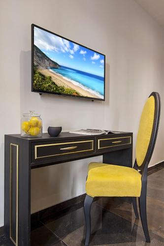 Athens Imperial Suites - Luxury Living - image 5