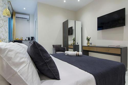 Athens Imperial Suites - Luxury Living - image 8