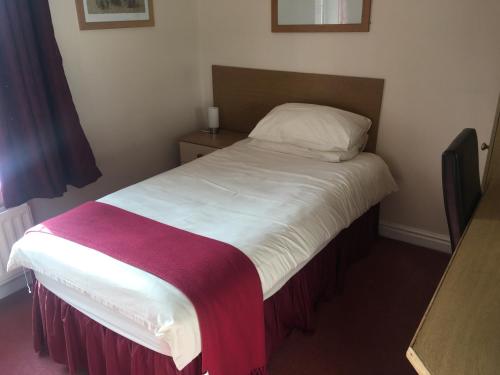 Holly Trees Hotel - image 12