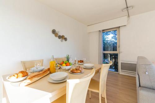 Michel-Ange Appartement avec Terrasse et Parking - image 8
