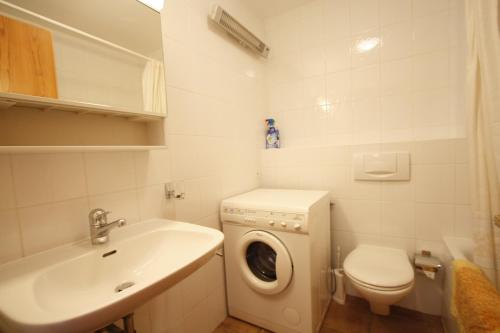 Apartment International - main image