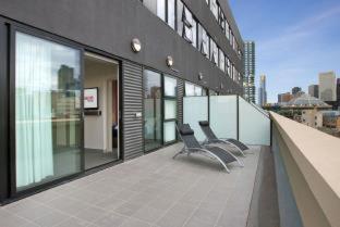 วิคทอเรียฮอลแอคคอมโมเดชั่น (Space Hotel) near โรงละคร พรินซ์เซส