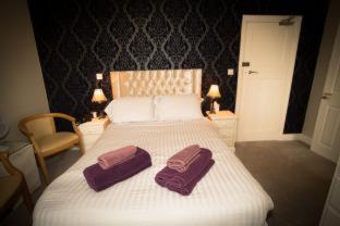 Brockley Hall Hotel - image 7