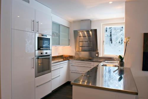 Chalet Altesse - Premium Apartments, Zermatt (photo 2)