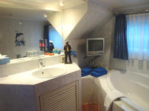 Hotelschiff Perle Bremen - image 14