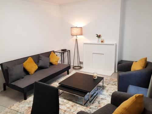 Finchley Road Apartment, West Hampstead, London