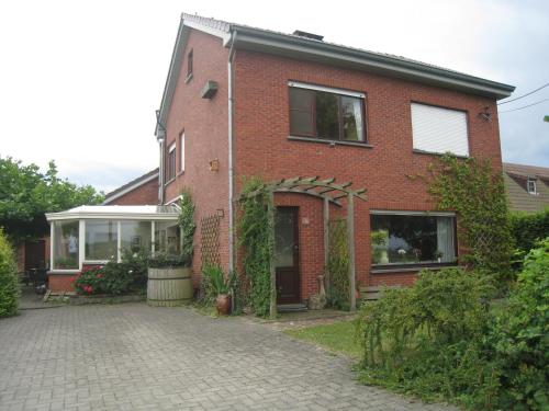 Vakantiehuis in de velden met zwemvijver en Jeu de Boules baan in Lier