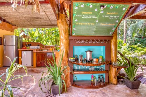 Bar, Caribe Town Bungalows in Puerto Viejo de Talamanca