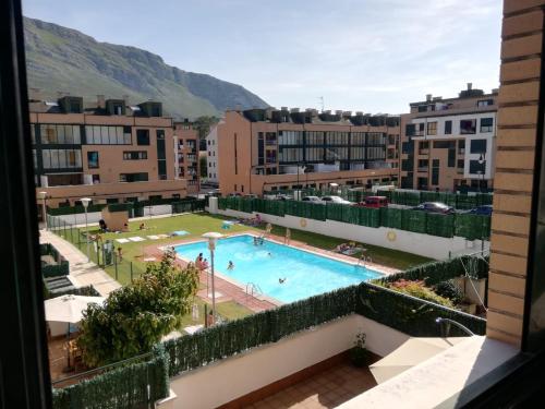  La Xalda, apartamento con piscina a 10 km de Llanes, Pension in Llanes