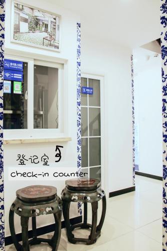 Only Cafe and Backpacker Located in Yuzhong, Only Cafe and Backpacker is a perfect starting point from which to explore Chongqing. The property features a wide range of facilities to make your stay a pleasant experience. Serv