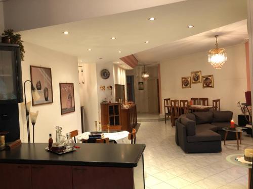  Sweet Pink Apartment in Volos