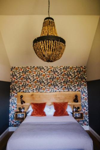 The Farmhouse at Redcoats - main image