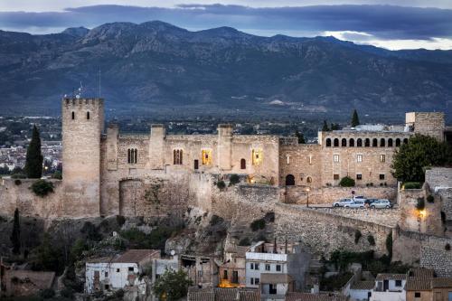 El Castillo De La Suda (El Parador)