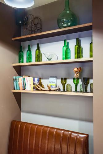 Primo Hotel with FREE parking - image 7