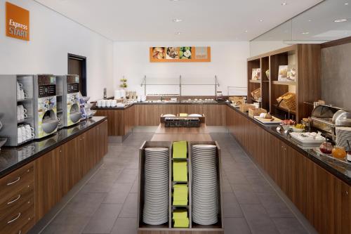 Holiday Inn Express Bremen Airport an IHG Hotel - image 14