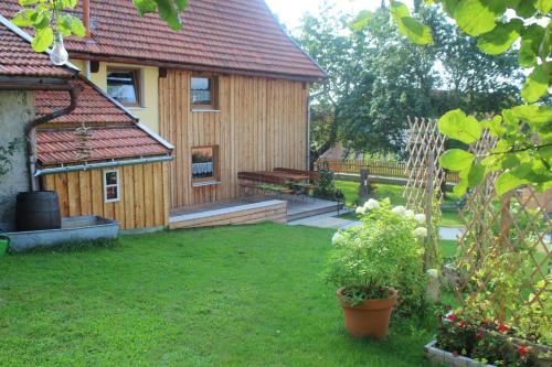 A szálláshely kívülről, AnNo- Ihre Wohlfühloase mit Garten in Klingenbrunn (AnNo- Ihre Wohlfuhloase mit Garten in Klingenbrunn) in Spiegelau