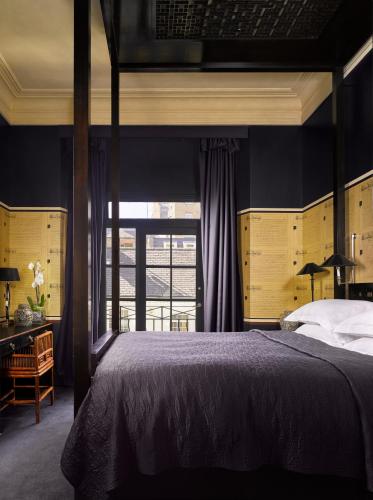 224001646 Blakes Hotel