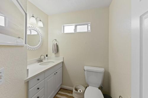 Luna Azul, cozy condo only steps to Mission Beach! Free Internet