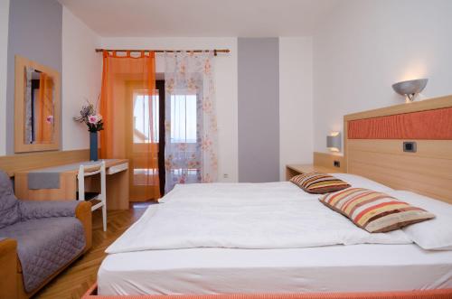 Apartments Mirjana - image 13
