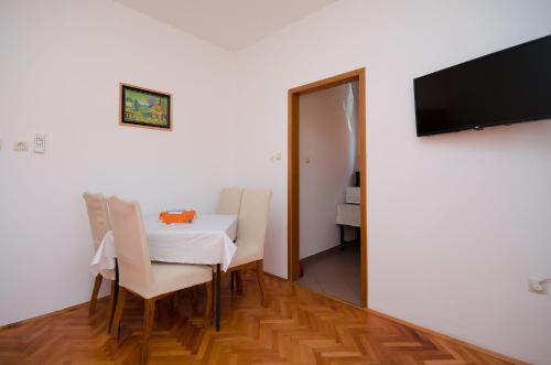 Apartments Mirjana - image 11