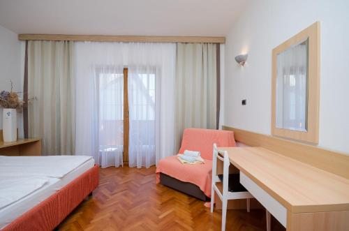 One-Bedroom apartment Standard image 4