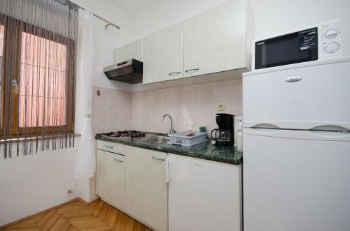 One-Bedroom Apartment - First Floor image 7