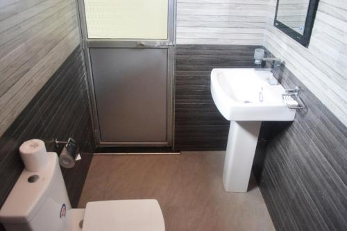 Double Room with Garden View image 2