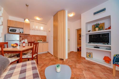 Apartments Bigovo Veljic - image 2