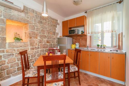 Apartments Bigovo Veljic