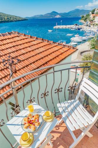 شرفة/ تراس, Apartments Bigovo Veljic in بيجوفا