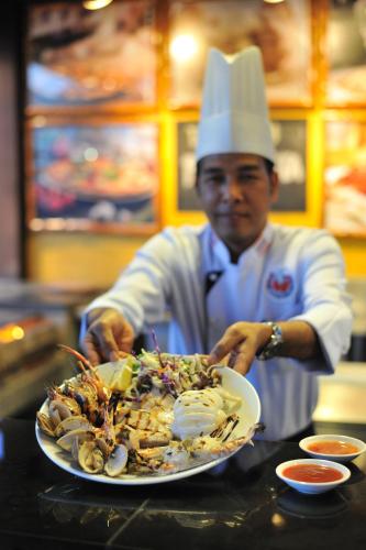 Woraburi Phuket Resort & Spa - SHA Plus thumbnail 3