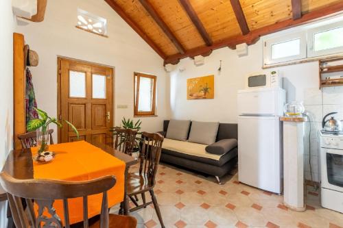  Apartments Darija in Pučišća